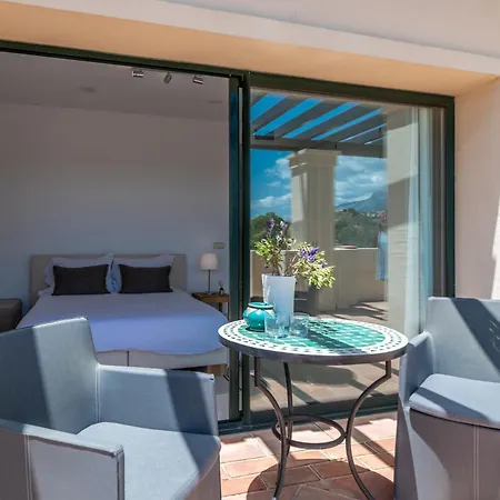 Spacious 2-bed Capanes Del Golf * Benahavis