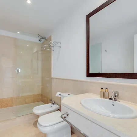 Apartment Spacious 2-bed Capanes Del Golf Benahavis