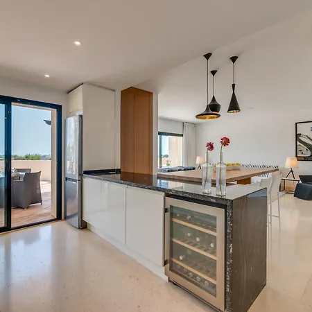 Spacious 2-bed Capanes Del Golf Apartment *